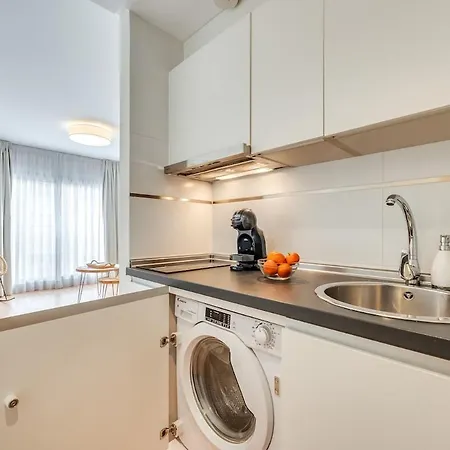 Modern & Cozy Near Old Town