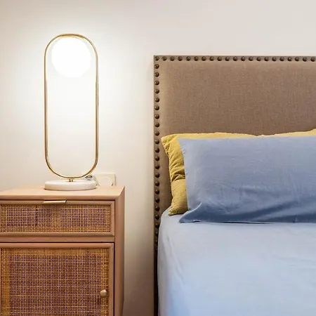 Modern & Cozy Near Old Town *
